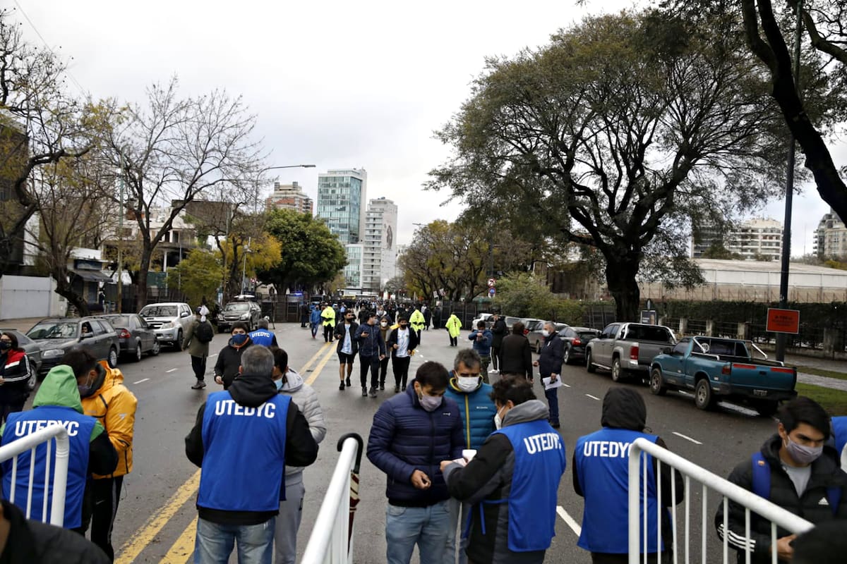 Los controles en los estadios argentinos volverán a trabajar este fin de semana: las canchas tendrán un 50% de aforo permitido.