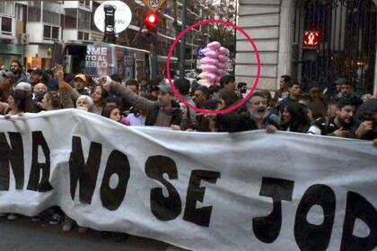 Los copos aparecen entre la multitud