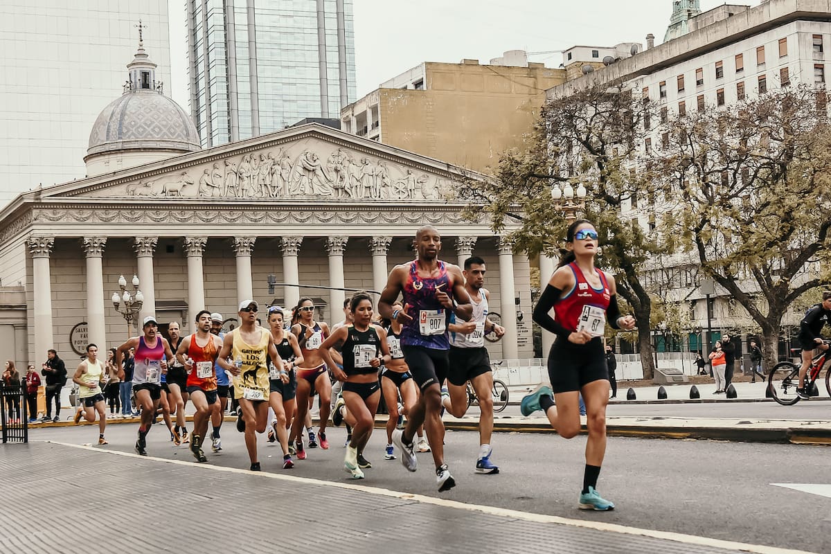 Los corredores de 42 km es importante que tengan un entrenamiento acorde a sus capacidades