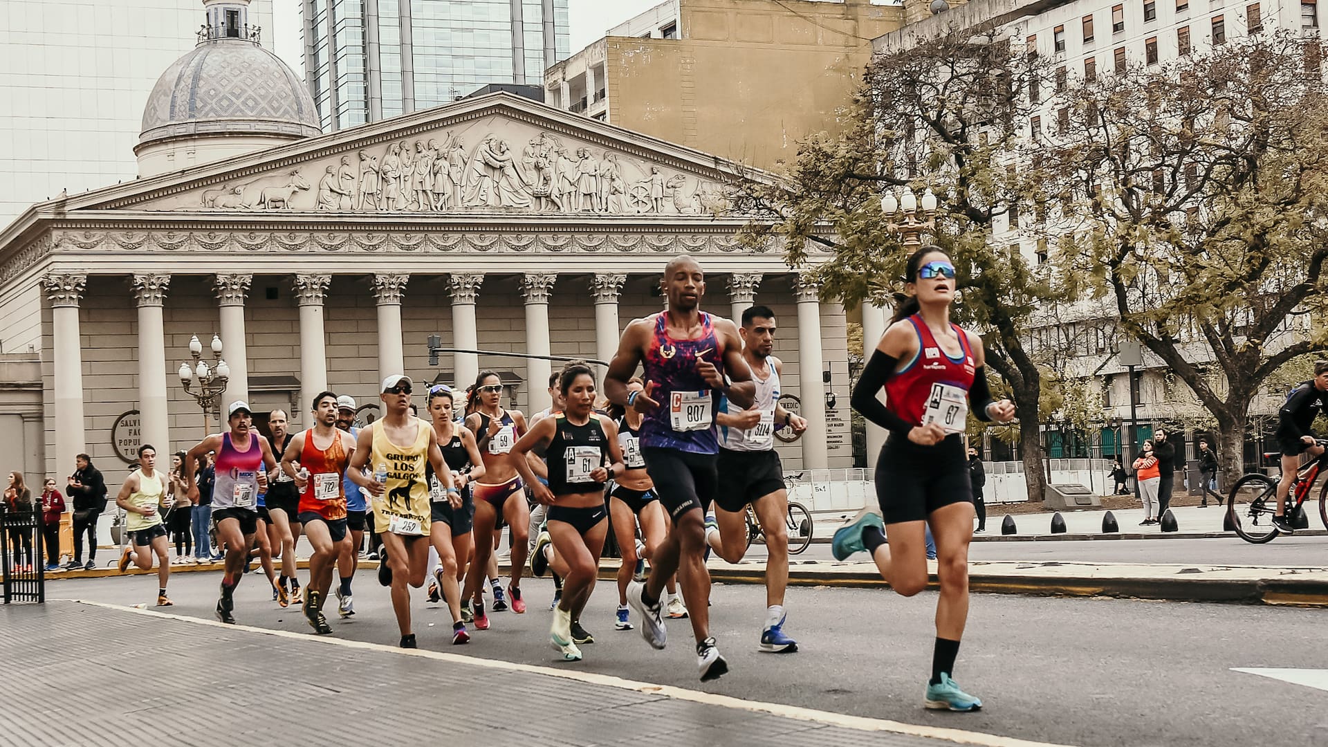 Los corredores de 42 km es importante que tengan un entrenamiento acorde a sus capacidades