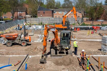 Los críticos dicen que se debe invertir en la construcción de más vivienda social subsidiada.