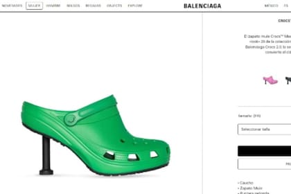 Los crocs de colaboración con Balenciaga que causó furor