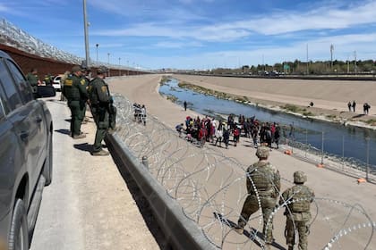 Los cruces en los pasos fronterizos de Texas registraron una caída significativa en febrero