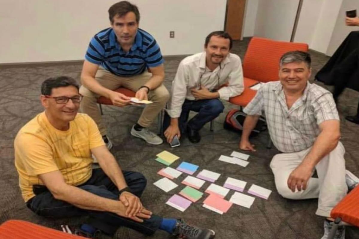 Los cuatro científicos argentinos que desarrollaron la app para escuelas agrotécnicas: Diego Bletter Julio Colman Ariel Chaya y Sergio Diaz