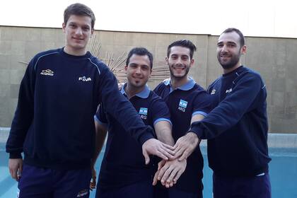 Los cuatro debutantes posan antes del debut en la Liga Mundial