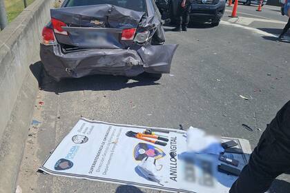 Los cuatro delincuentes fueron detenidos tras el choque