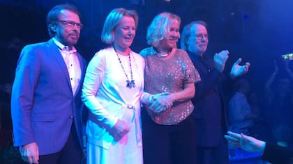 Los cuatro miembros de ABBA, felices con el nuevo emprendimiento