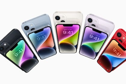 Los cuatro modelos de iPhone 14 tendrán dos versiones: la tradicional en todo el mundo, con una bandejita para el chip que vincula el teléfono con una línea, y una versión, sólo para Estados Unidos, que usa una versión digital de esta función; igual es compatible con las redes argentinas