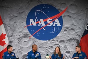 Los cuatro tripulantes de la nave Artemis II en conferencia de prensa en Houston