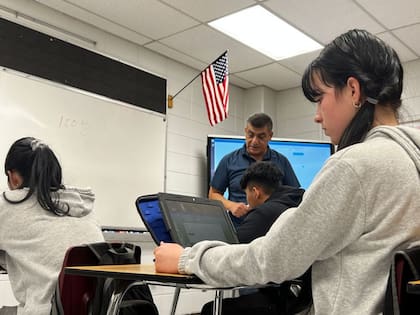 Los cubanos son mayoría en la academia de integración al sistema escolar