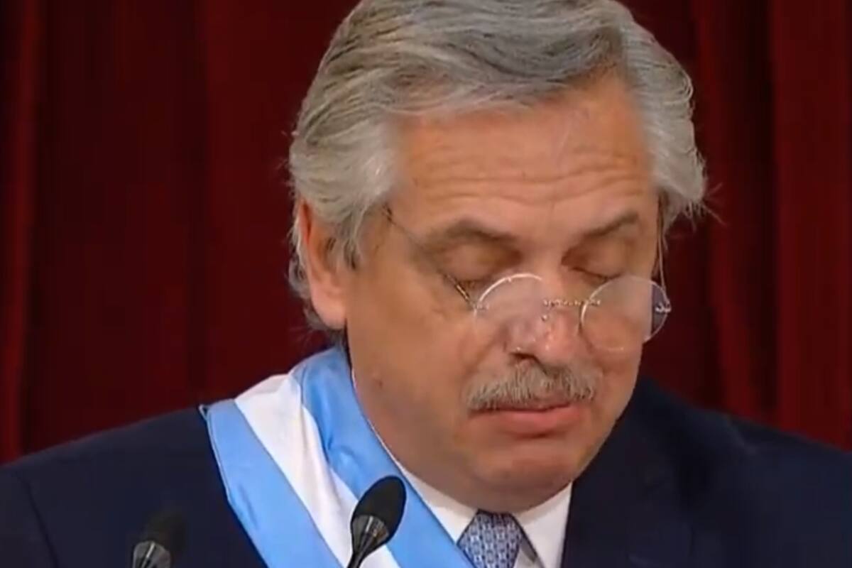 Los curiosos anteojos redondos de Alberto Fernández causaron sensación en las redes sociales