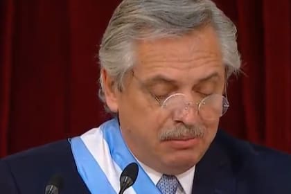 Los curiosos anteojos redondos de Alberto Fernández causaron sensación en las redes sociales