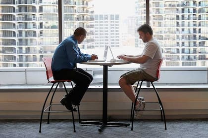 Los cursos on line permiten que los usuarios puedan acceder a las clases y contenidos sin tener que estar limitados por cuestiones geográficas u horarios