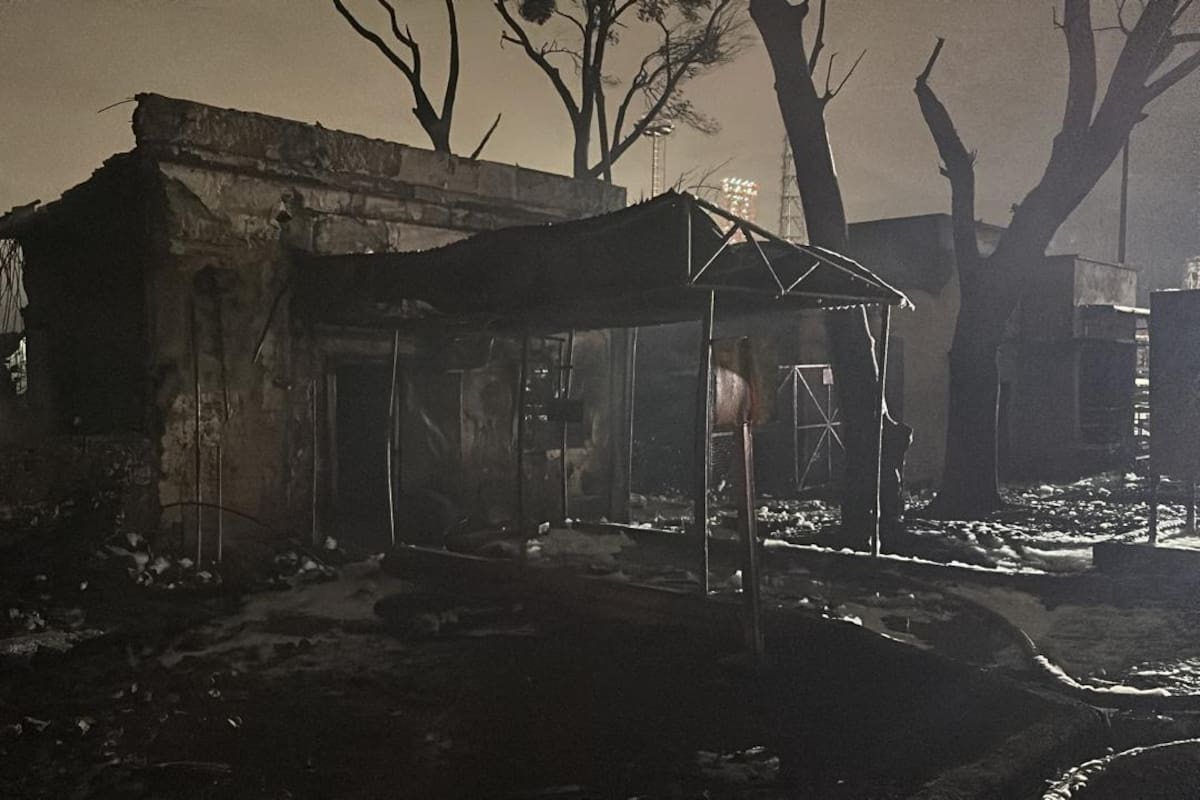 Los daños en el interior de la destilería de YPF