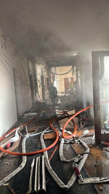 Los daños en el interior de los pasillos de la sede de gobierno de Ucrania