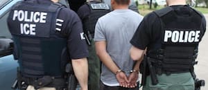 El ICE confirma más de 20.000 salvadoreños detenidos en redadas durante la era Trump