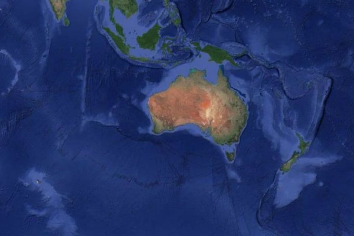 Los datos satelitales se pueden utilizar para visualizar el continente de Zelandia, que aparece como un triángulo azul pálido invertido al este de Australia.