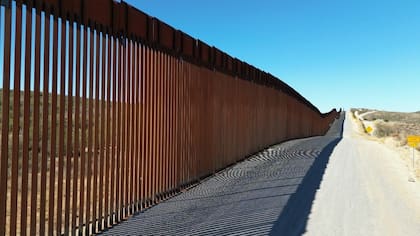 Los defensores de la conservación están en contra de esta medida y aseguraron que no hay motivos que justifiquen la construcción de un muro en parte del Refugio Nacional de Vida Silvestre del Bajo Valle del Río Grande