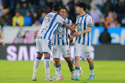 Los del Pachuca celebran el gol de Erick Sánchez, que los colocó un paso más adelante a la final contra el Atlas