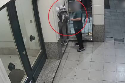 Los delincuentes ingresaron por la puerta de servicio de un edificio de Recoleta ubicado en Rodríguez Peña al 1800