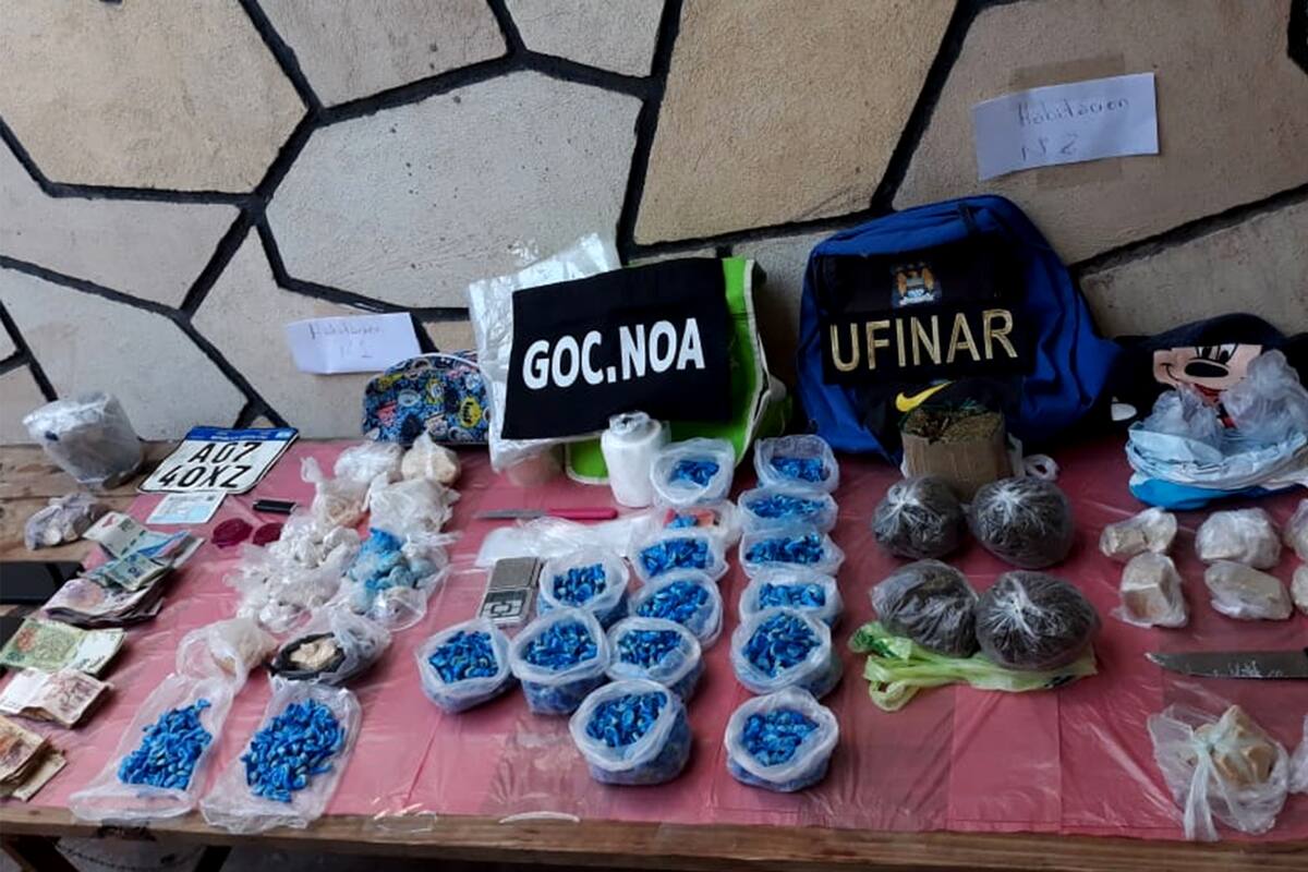 Los delincuentes pertenecían a diferentes clanes familiares; según información a la que accedió LA NACIÓN, actuaban en tres frentes criminales: ingresaban cocaína a través de la frontera, para luego distribuirla en una cárcel y en un barrio marginal