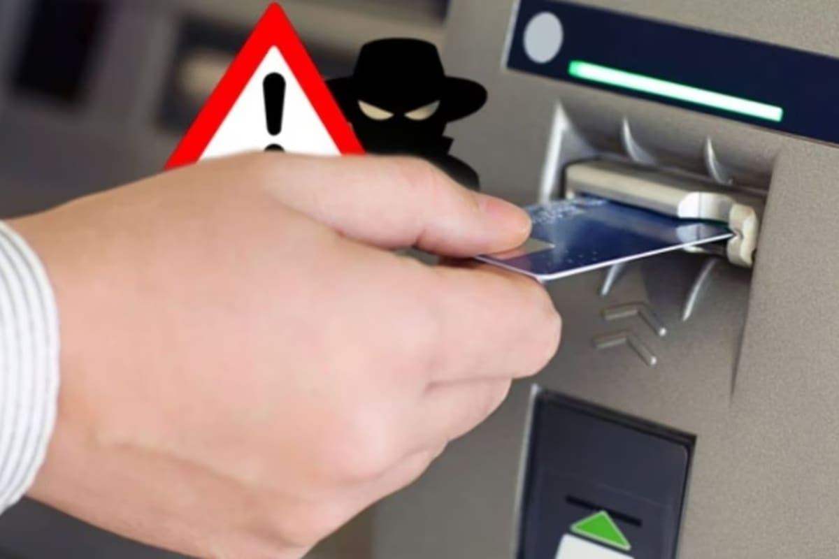 Los delincuentes suelen colocar skimmers en las ranuras de cajeros automáticos y en terminales de cobro (Foto: Especial)