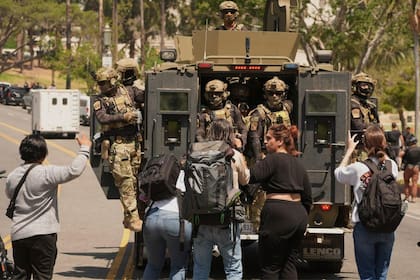 Los departamentos deberán reportar cualquier actividad migratoria en propiedades municipales y coordinar apoyo en varios idiomas