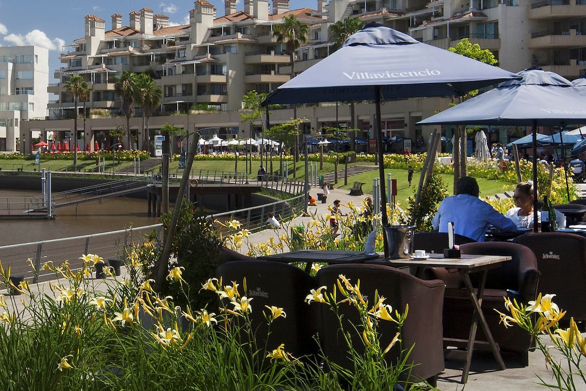 Los desarrolladores apuestan a condominios y emprendimientos comerciales; invierten impulsados por los 40.000 residentes de la urbanización