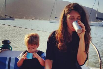 Los desayunos en el balcón pasaron a ser mañanas en el cockpit, entre otras nuevas maneras de vivir