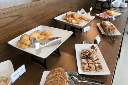 Los desayunos no podrán ser más en la modalidad buffet y la capacidad de los restaurantes se reducirá a la mitad