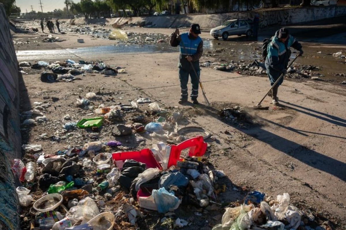 Los desbordes y la acumulación de residuos volvieron a exponer falencias en la infraestructura hídrica y alimentan la preocupación por el impacto que podría tener el Súper Niño durante los próximos meses