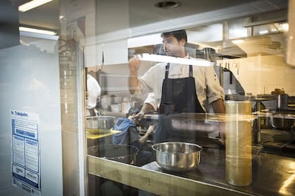 Los días con eventos, la cocina puede llegar a alimentar a más de 1.000 personas.