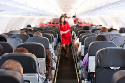 Los “dings” que se escuchan durante un vuelo son una forma de comunicación entre los pilotos y la tripulación de cabina