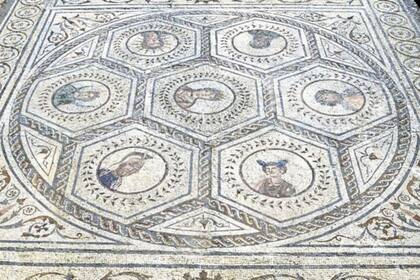 Los dioses de los siete días de la semana, mosaico en la Casa del Planetario, 117-138, Itálica, Santiponce, Andalucía, España. Civilización romana, siglo II