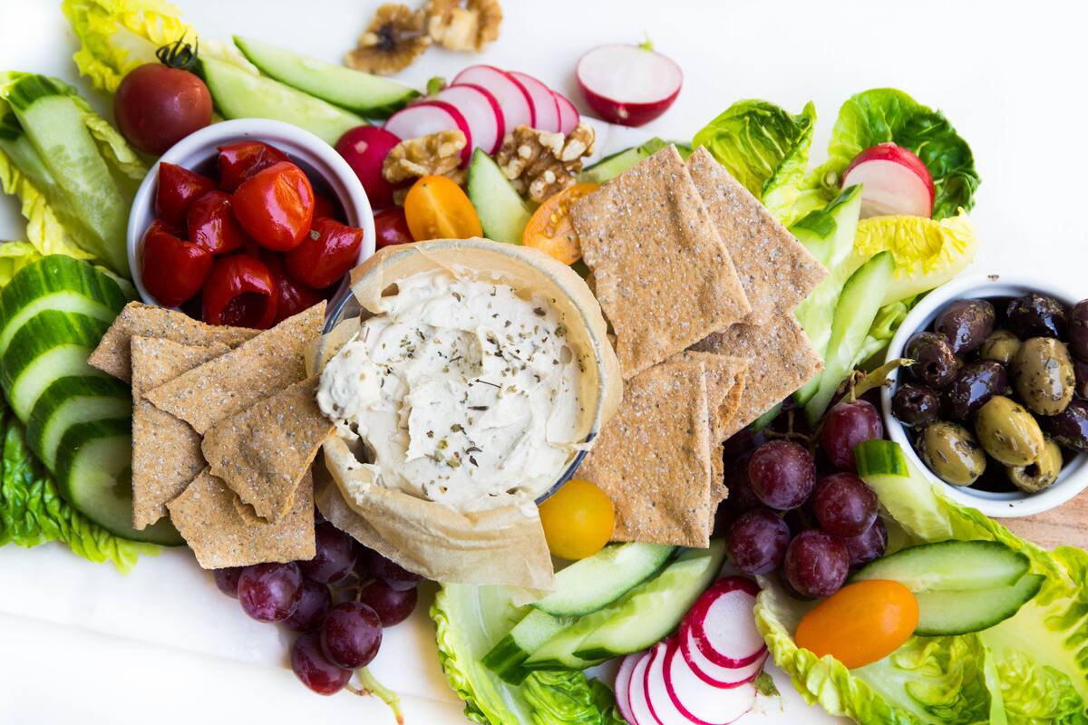 Los dips y salsas frías son ideales para mojar las verduras crudas, como picada o antes de la comida.