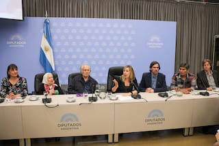 Los diputados de la izquierda acusan al gobierno de impulsar un “estado policial” y reclaman un “paro general”