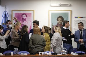 Los diputados de la comisión de Legislación General, al final del encuentro de esta tarde