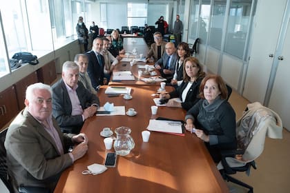 Los diputados del Interbloque Federal con representantes de la Federación Argentina de Transportadores por Automotor de Pasajeros (Fatap)