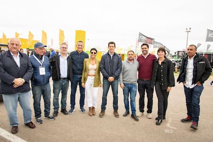 Los dirigentes camporistas Mayra Mendoza, Eduardo de Pedro, Waldemar Giordano e Iván Villagrán, entre otros, este miércoles, en Expoagro