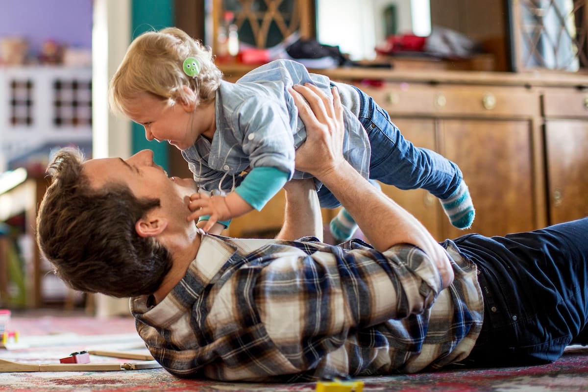 Los dispositivos de implante coclear se han venido perfeccionando hasta lograr modelos funcionales y exitosos.