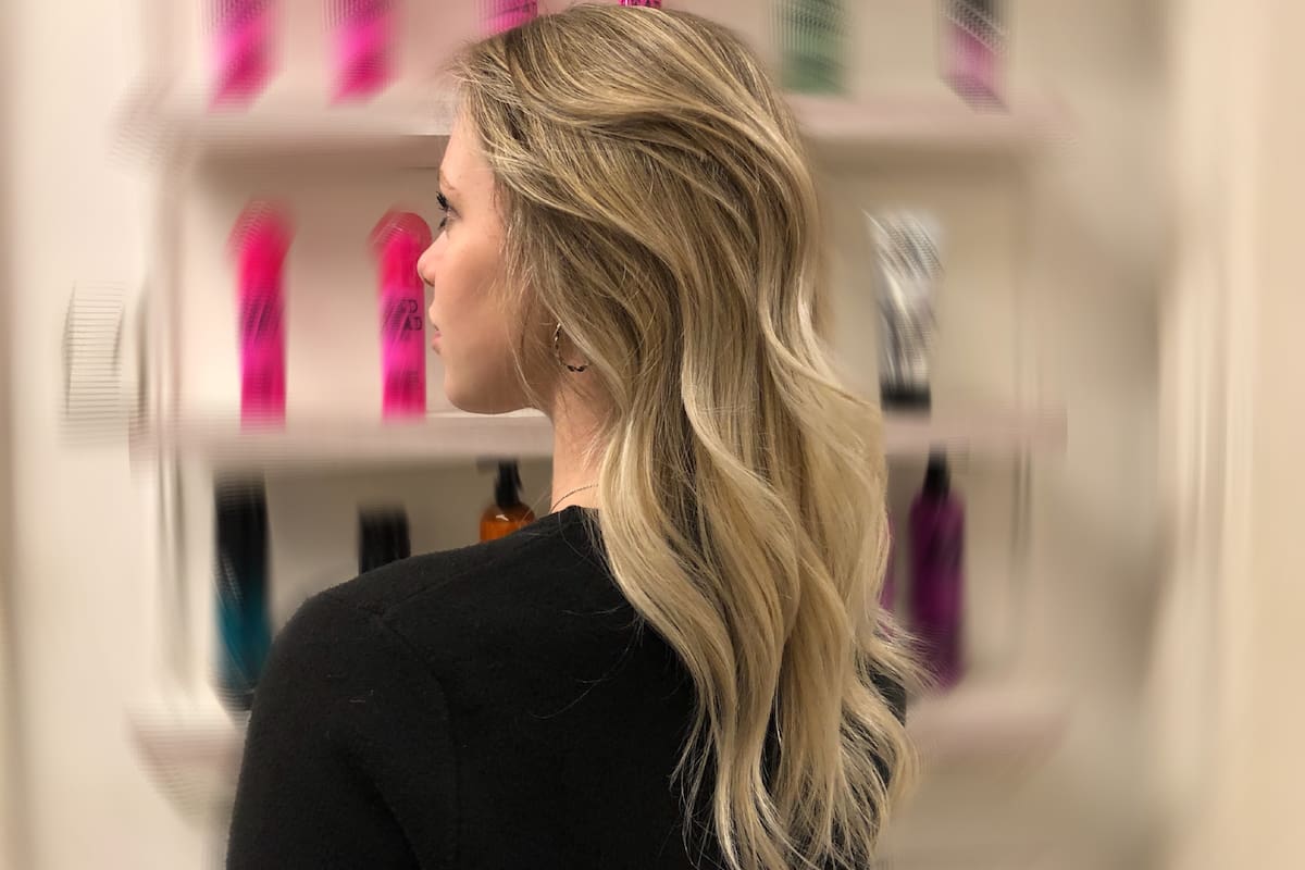 Los distintos efectos de coloración que se consiguen según se aplique la tintura: balayage, bronde, californiana, ombré, palm paint y reflejos; para elegir, hay que saber cómo es cada uno