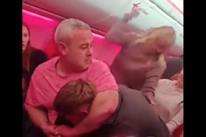 Los disturbios registrados en un vuelo de la compañía británica Jet2 avivaron el debate