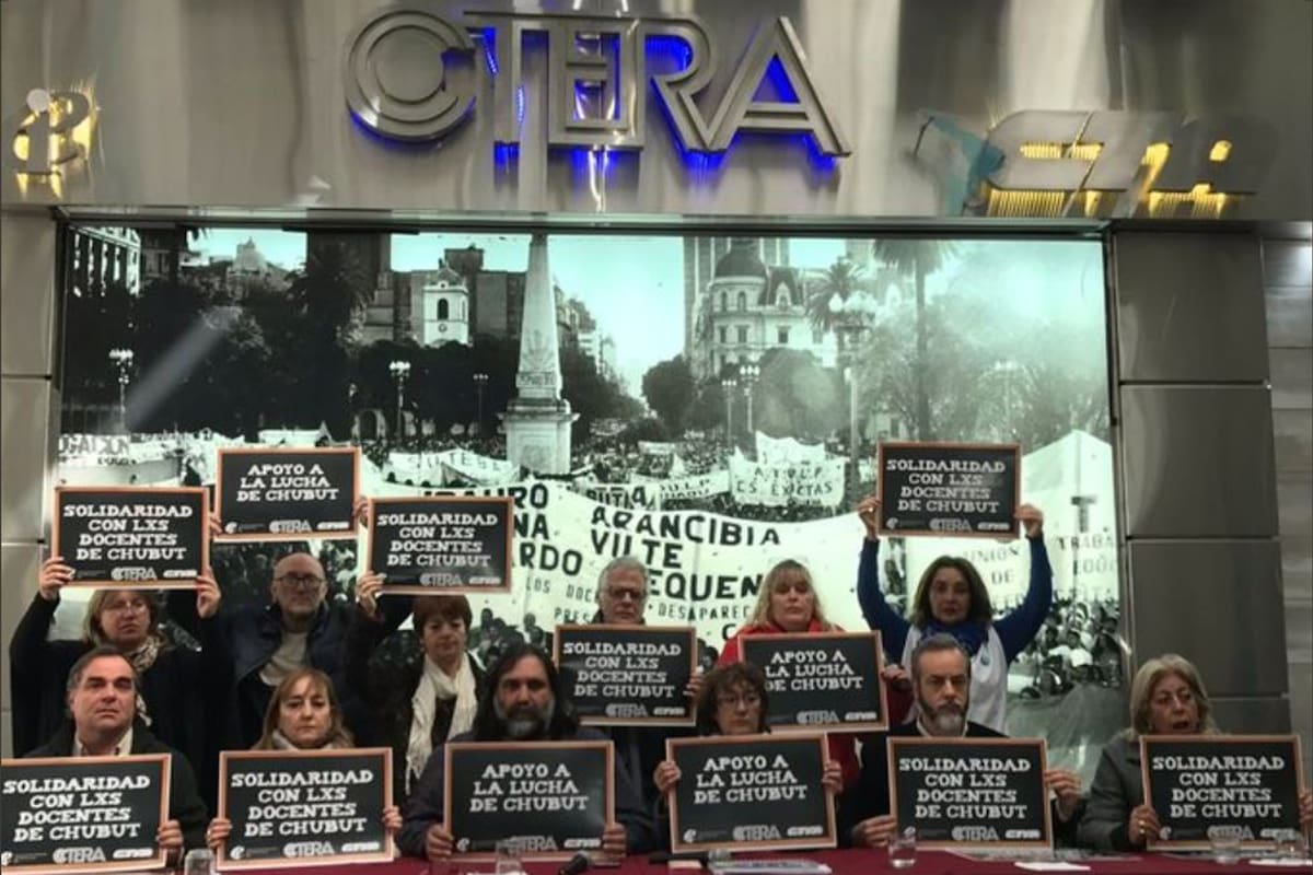 Los docentes nacionales se solidarizaron con los sindicalistas de Chubut tras las agresiones en la ruta 3 y 26