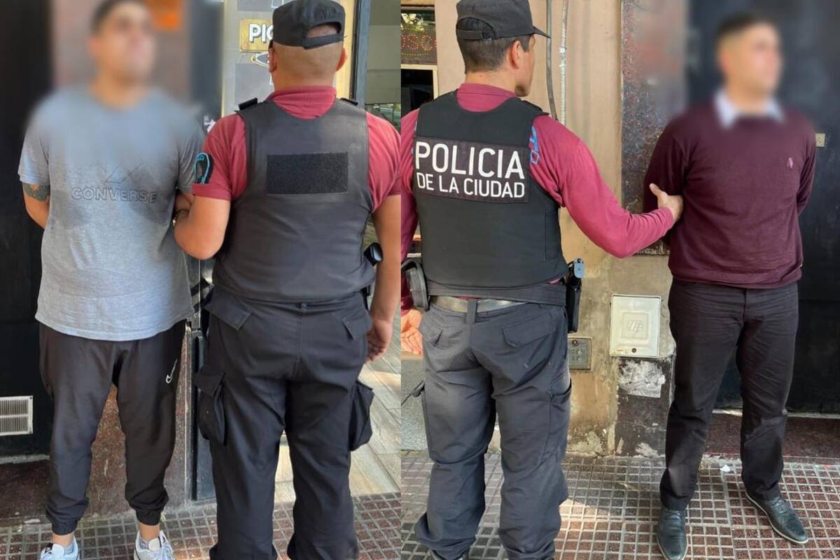 Los dos hombres fueron detenidos mientras esperaban que la jubilada retirara el dinero