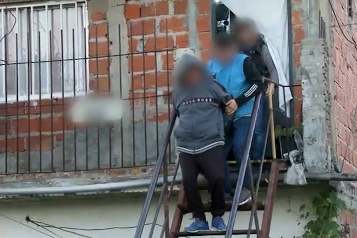 Los dos principales involucrados, uno cartero y otro encargado, fueron detenidos en las localidades bonaerenses de Valentín Alsina y Florencio Varela