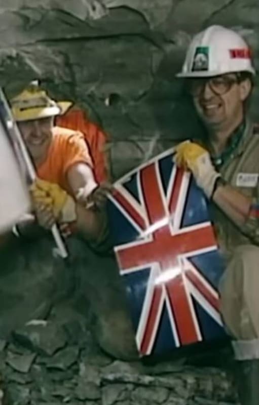 Los dos segmentos del Eurotúnel, el del lado francés y el del lado inglés, se encontraron el 1 de enero de 1990