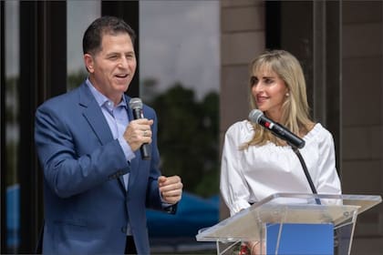 Los dueños de Dell entregarán un millonario regalo para otorgar US$250 a cada niño menor de 11 años que cumpla los requisitos