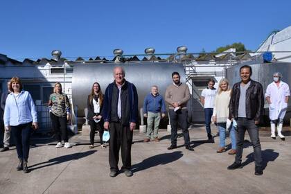 Los dueños de Lácteos Mayol recibieron la visita de Patricia Bullrich, Marcelo Peretta y Florencia Arietto