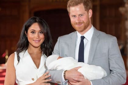 Los duques de Sussex en el momento en el que presentaron a su hijo Archie Harrison
