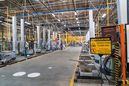 Los economistas de LatinFocus Consensus Forecast esperan que la producción industrial se expanda un 11,3% en 2021, un aumento de 1% respecto de su proyección en el mes anterior.